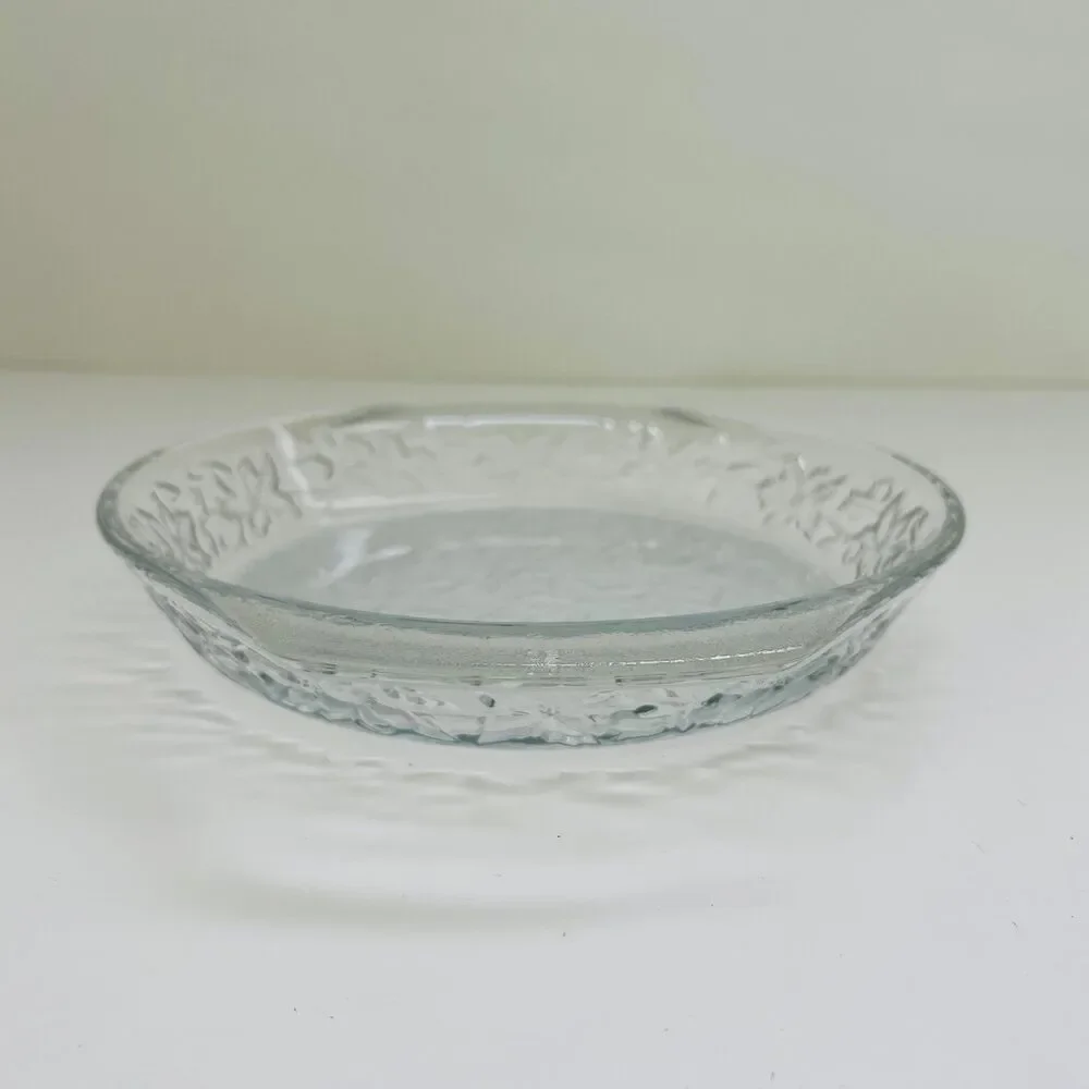 PRINCESS HOUSE Fantasia Crystal Embossed Poinsettia Pie Plate Glass